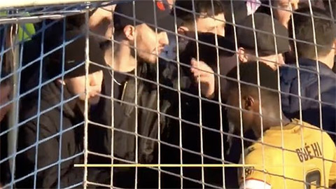 Guehi đối đầu với chính CĐV Crystal Palace